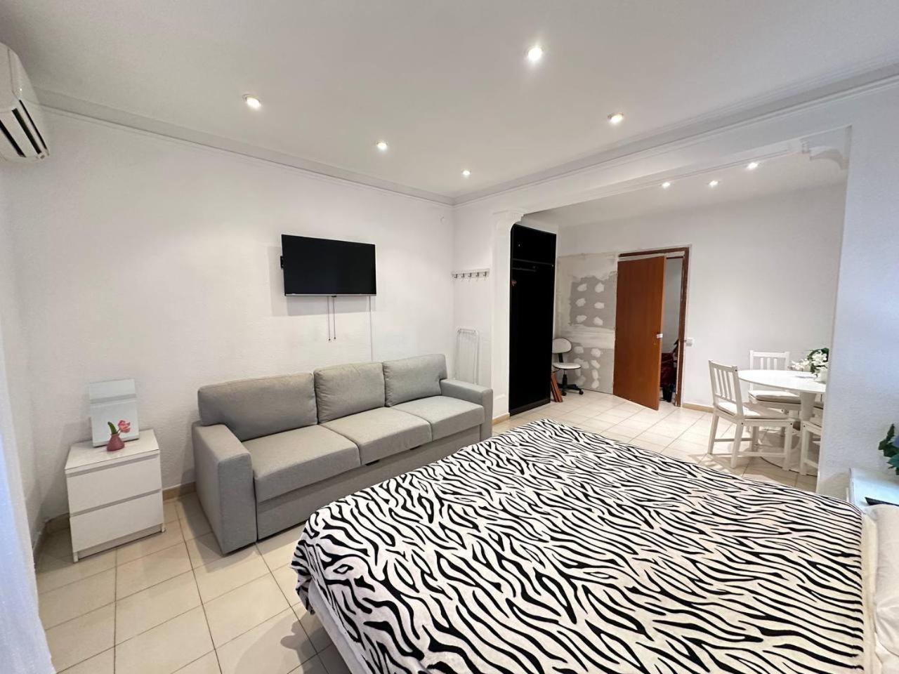 Rooms Consell De Cent, Barcelona
