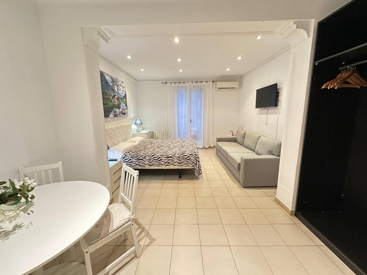 Rooms Consell De Cent — Photos 2